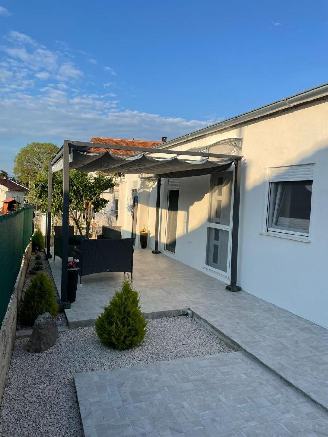 Crno Apartman Ana 아파트 외부 사진